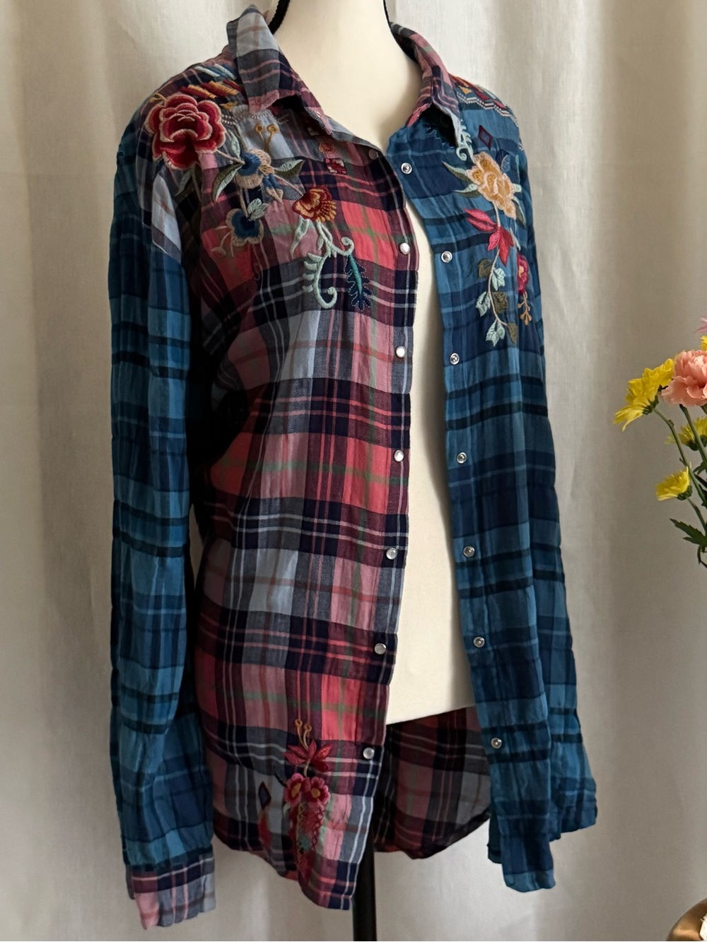 Johnny Was Workshop Plaid Shirt XL Floral Embroidered Pearl Snap Western Blouse